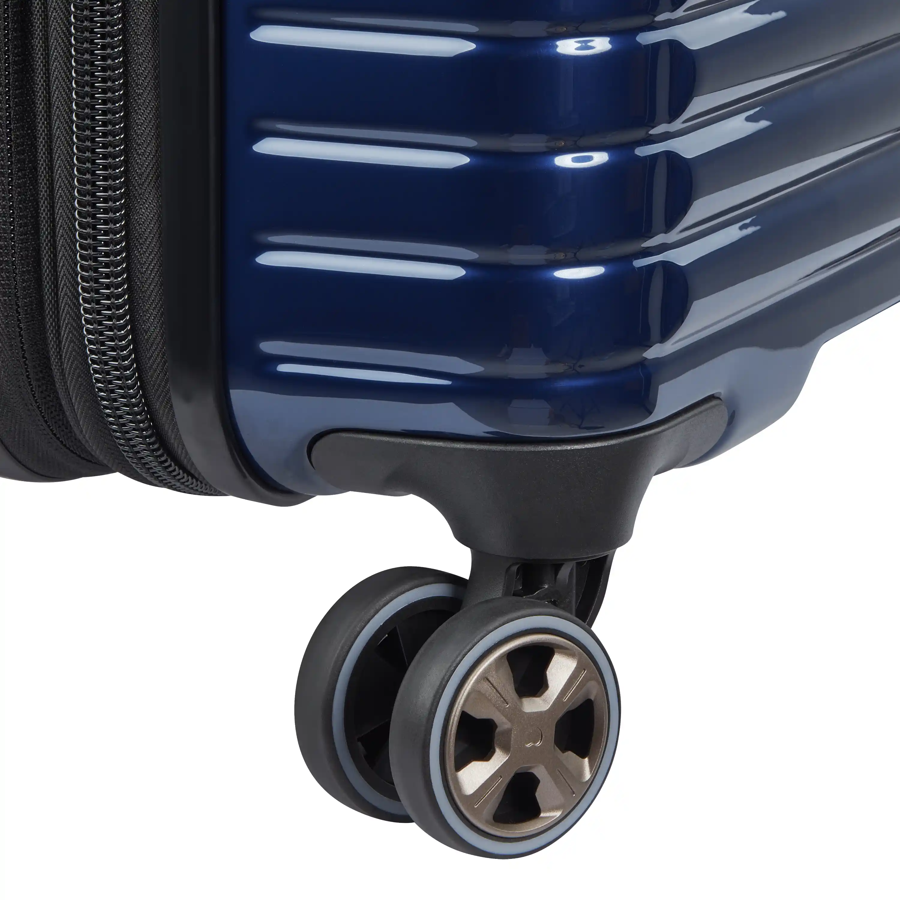 Cruise 3.0 - Carry-On Plus Expandable Spinner - Image 50